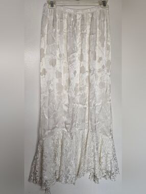 Vintage Cream Lace Embossed Mermaid Skirt
